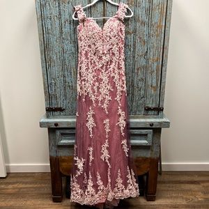 Royal Queen formal gown